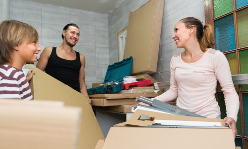 Removal truck hire for local moving day in Kennington