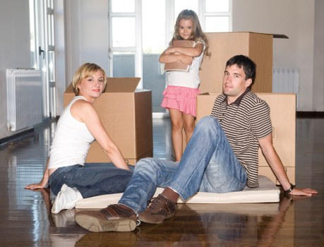 Careful packing and labeling for a Kennington house move